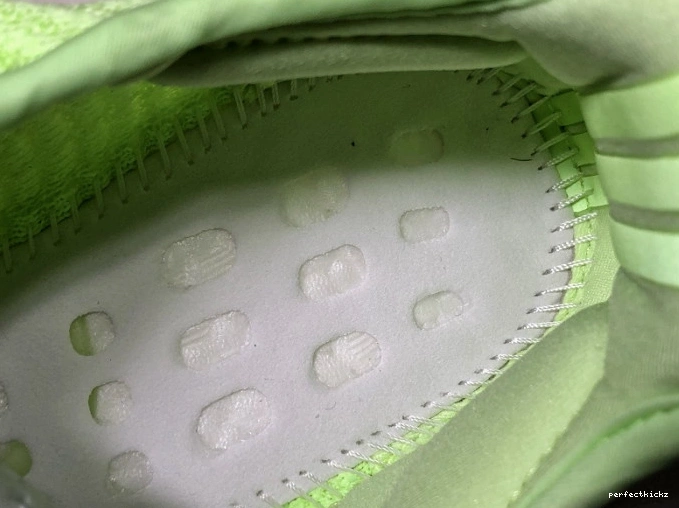 Yeezy in 350 Boost EG5293 Dark the Adidas V2 Glow 0809